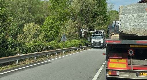 Ancora lunghe code sulla statale del lago  