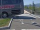 Parcheggi all’imbocco della passerella ciclo pedonale, è polemica