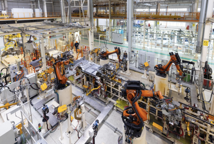 Produzione industriale, segnali positivi nel quarto trimestre del 2025