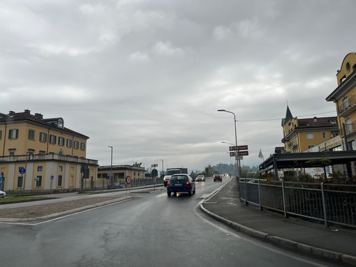 Fanno discutere le strisce pedonali (cancellate) di corso Mameli