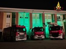 La caserma dei vigili del fuoco si illumina di verde per la consapevolezza della sindrome Pans Pandas