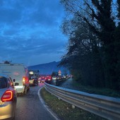 Code interminabili sulla Statale: nuovo cantiere a sorpresa paralizza il traffico tra Verbania e Gravellona