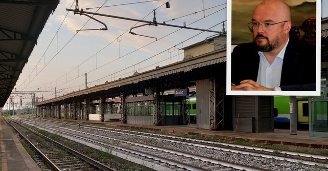La linea ferroviaria del Sempione e nel riquadro il senatore Enrico Borghi La linea ferroviaria del Sempione e nel riquadro il senatore Enrico Borghi
