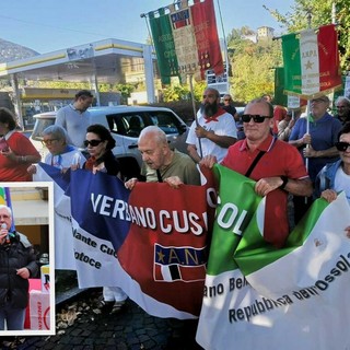 La manifestazione di Intra e nel riquadro Franco Chiodi La manifestazione di Intra e nel riquadro Franco Chiodi