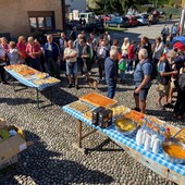 A Crusinallo torna “Marcia &amp; Mangia”: camminata gastronomica tra borgo, sentieri e sapori tipici