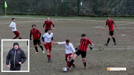 Un momento di Varzese-Omegna e nel riquadro Mauro Piemontesi, allenatore dei rossoneri
