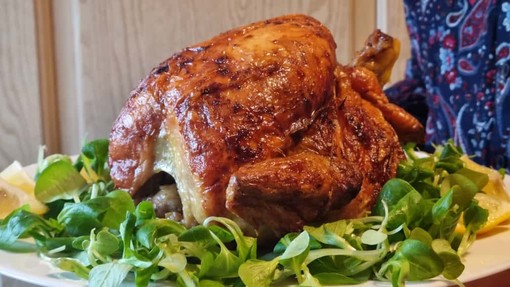 Il 2 ottobre è il Pollo arrosto day che celebra nonni e cucina della tradizione