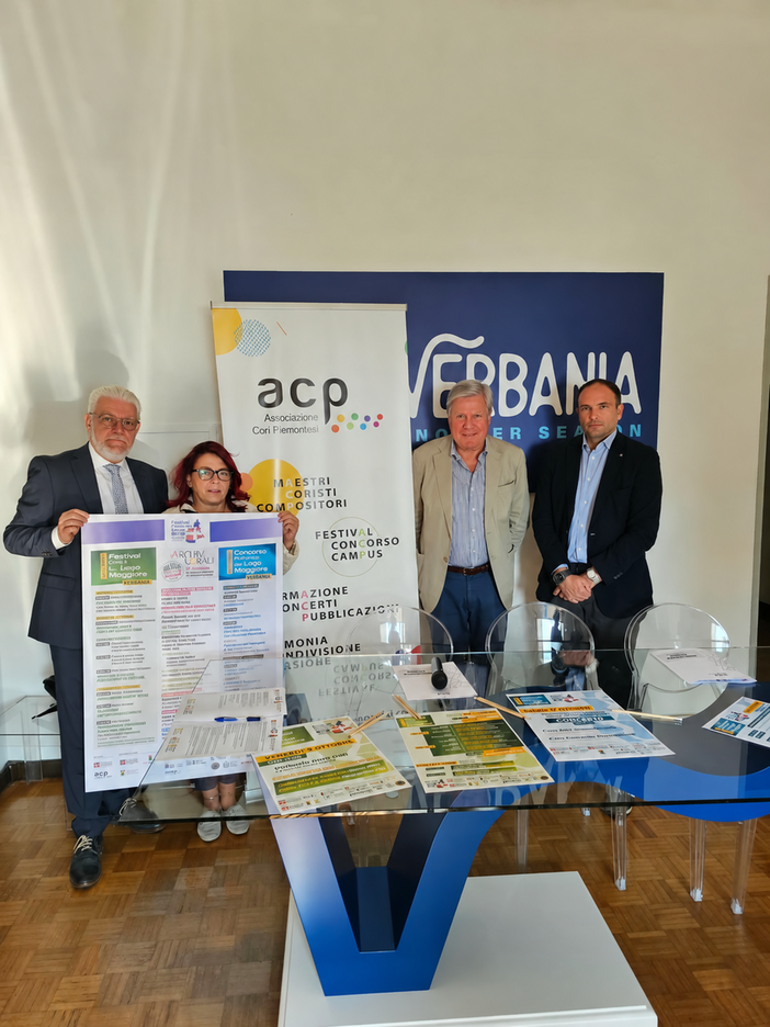 Nella foto, da Sx: il presidente ACP e Feniarco Ettore Galvani, la vice presidente ACP Paola Brizio, il sindaco di Verbania Giandomenico Albertella e, in rappresentanza della presidenza del Consiglio Regionale del Piemonte e del main Sponsor Viator, Matteo Marcovicchio.