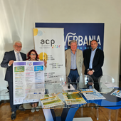 Nella foto, da Sx: il presidente ACP e Feniarco Ettore Galvani, la vice presidente ACP Paola Brizio, il sindaco di Verbania Giandomenico Albertella e, in rappresentanza della presidenza del Consiglio Regionale del Piemonte e del main Sponsor Viator, Matteo Marcovicchio. Nella foto, da Sx: il presidente ACP e Feniarco Ettore Galvani, la vice presidente ACP Paola Brizio, il sindaco di Verbania Giandomenico Albertella e, in rappresentanza della presidenza del Consiglio Regionale del Piemonte e del main Sponsor Viator, Matteo Marcovicchio.