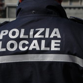 Si cerca un agente di polizia locale Si cerca un agente di polizia locale