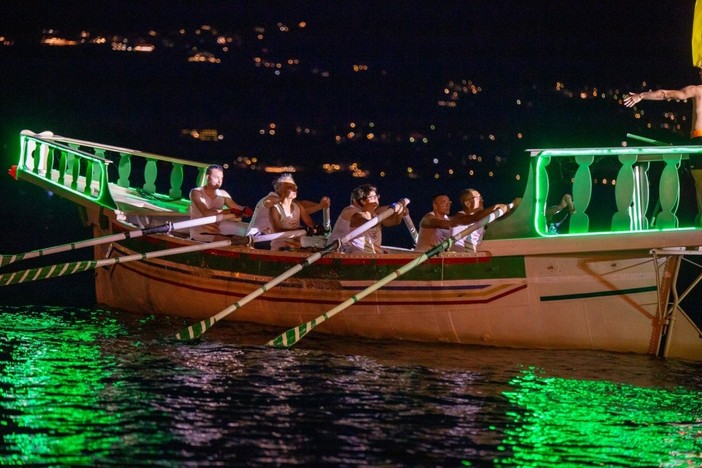 Torna a Pallanza il Palio Remiero in notturna con una settimana di eventi e fuochi d'artificio Torna a Pallanza il Palio Remiero in notturna con una settimana di eventi e fuochi d'artificio