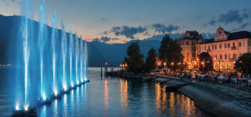 Fontane danzanti sul Lago Maggiore, a Pallanza il gran finale di “Sinfonia d’Acqua e Luce” Fontane danzanti sul Lago Maggiore, a Pallanza il gran finale di “Sinfonia d’Acqua e Luce”