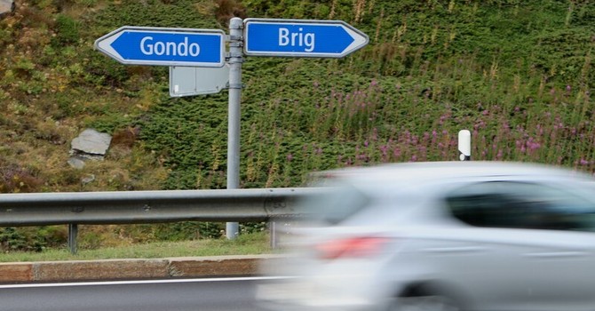 Una tassa per gli automobilisti che attraversano la Svizzera