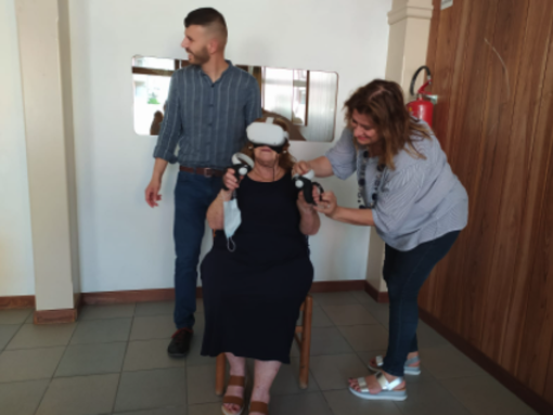 Viaggi per gli anziani con la realtà virtuale: presentato il progetto di Acli Vco. VIDEO