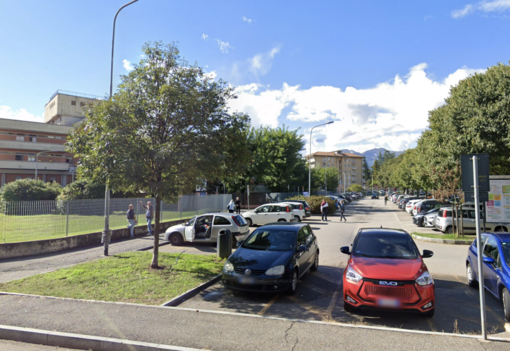 Verbania, nuovi orari per la pulizia del parcheggio dell’Ospedale Castelli