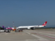 L'aereo atterrato a Malpensa dalla Turchia con a bordo le salme dei sub italiani morti alle Maldive