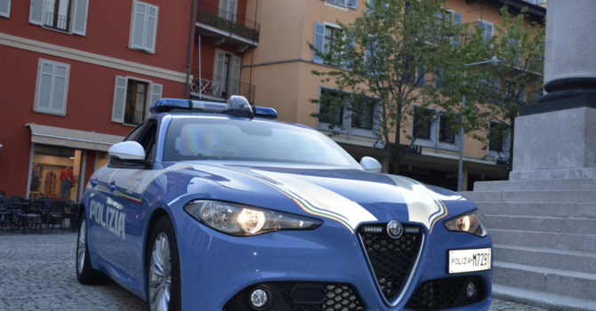 Ubriaco,  si scaglia contro gli agenti in piazza Cavour: arrestato per resistenza e lesioni