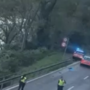 Masso si stacca dalla montagna e finisce sulla strada cantonale: colpita un’auto tra Solduno e Ponte Brolla