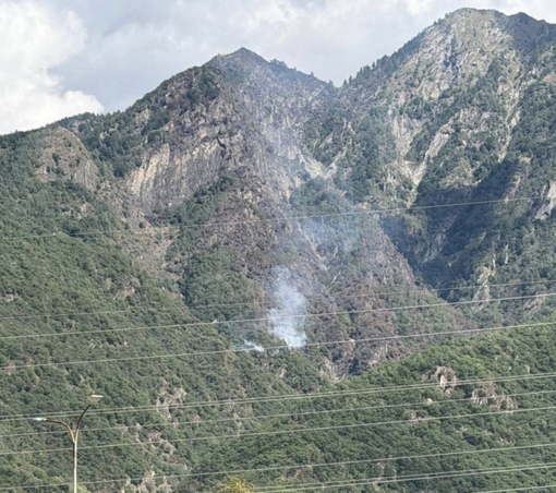 Incendio tra Beura Cardezza e Vogogna, riprendono vigore alcuni focolai Incendio tra Beura Cardezza e Vogogna, riprendono vigore alcuni focolai