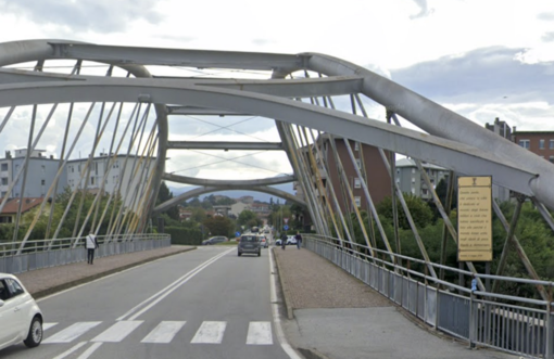 Viale Azari chiuso verso Intra per lavori urgenti alla rete idrica