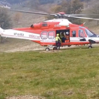 Cercatore di funghi si perde nei boschi di Quarna Sotto: recuperato dal 'Drago' dei Vigili del Fuoco