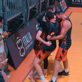 Flavio Gay firma la tripla decisiva nella finalissima dell’Estathé 3×3 VIDEO