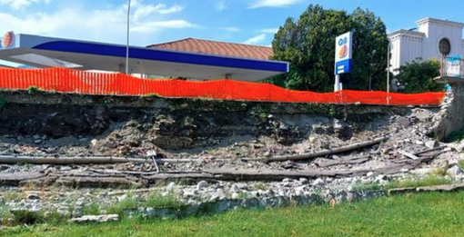 Rifacimento muro di Villa Maioni: il sindaco vuole accelerare i tempi e (per ora) esclude i fondi Pnrr