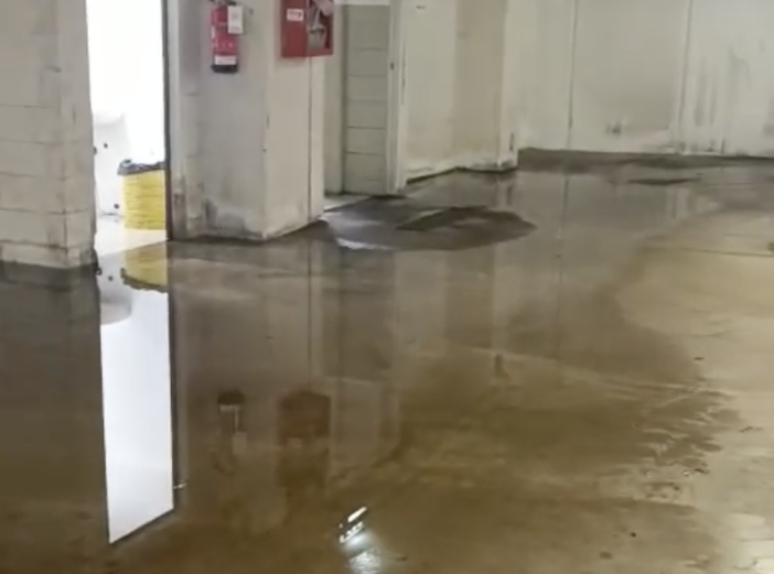 Maltempo, ancora allagamenti nel parcheggio di via Verdi Maltempo, ancora allagamenti nel parcheggio di via Verdi