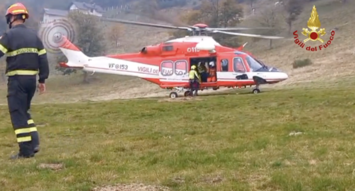 Cercatore di funghi si perde nei boschi di Quarna Sotto: recuperato dal 'Drago' dei Vigili del Fuoco