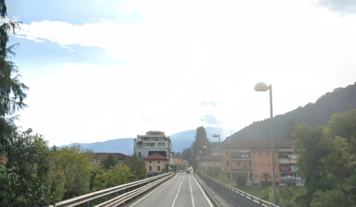 Senso unico sul ponte di via San Giovanni Bosco per rilievi geologici