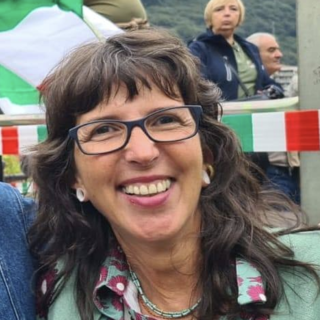 Omegna, Lucia Camera si scusa dopo le polemiche: “Linguaggio inadeguato, porgo le mie scuse”
