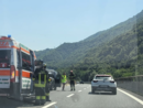 Auto va sbattere in superstrada a Gravellona