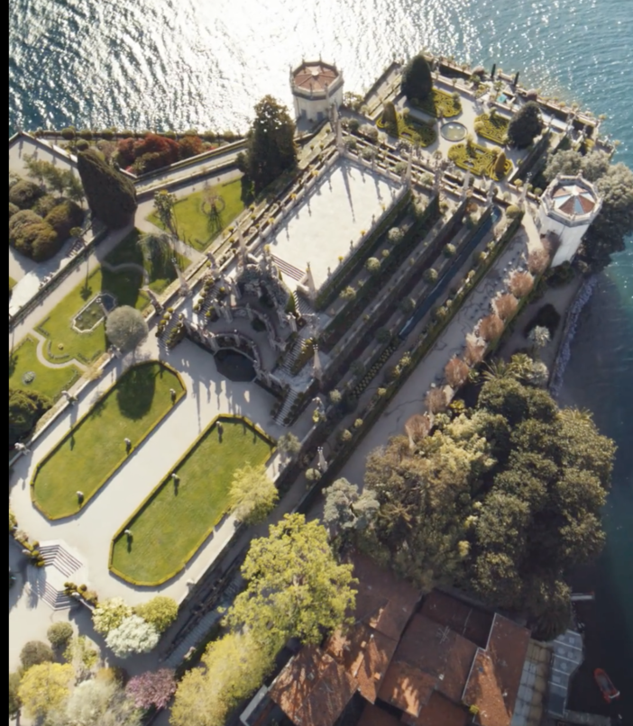 Louis Vuitton sfila con la collezione Cruise 2024 all'Isola Bella