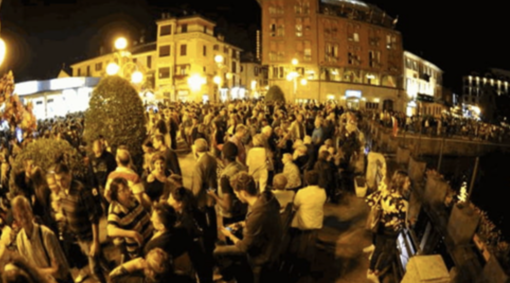 Omegna, scattano le limitazioni: bar chiusi all'1 e divieto di assembramento Omegna, scattano le limitazioni: bar chiusi all'1 e divieto di assembramento