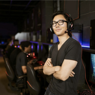 Source: https://www.pexels.com/photo/man-in-black-shirt-wearing-black-headphones-while-smiling-7915362/