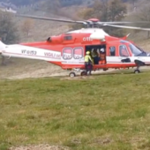 Cercatore di funghi si perde nei boschi di Quarna Sotto: recuperato dal 'Drago' dei Vigili del Fuoco