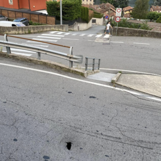 Via Matteotti a Omegna riapre temporaneamente dopo il cedimento