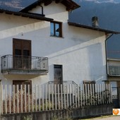 L'immobile che si trova nel'area industriale di Vogogna