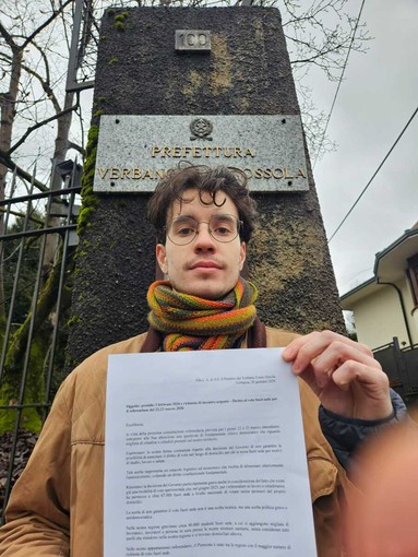 Voto ai fuorisede, il Comitato per il No ricevuto in Prefettura VIDEO Voto ai fuorisede, il Comitato per il No ricevuto in Prefettura VIDEO