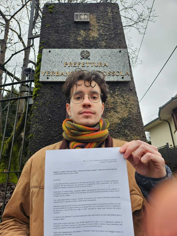 Voto ai fuorisede, il Comitato per il No ricevuto in Prefettura VIDEO Voto ai fuorisede, il Comitato per il No ricevuto in Prefettura VIDEO