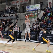 Paffoni show al Pala Cipir: Fiorenzuola ko 99-83 FOTO