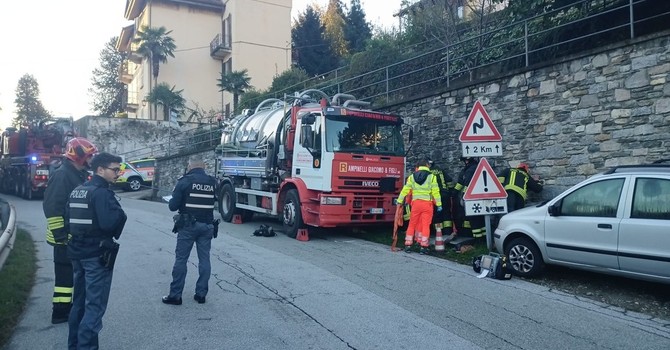 Baveno, è Andrea Rampinelli la vittima dell'incidente sul lavoro: lascia la moglie e tre figlie Baveno, è Andrea Rampinelli la vittima dell'incidente sul lavoro: lascia la moglie e tre figlie