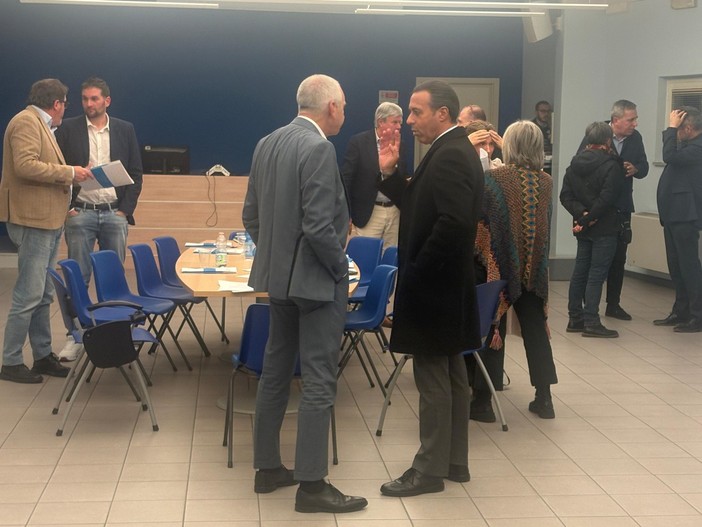 Conclusa la riunione dei sindaci dell’Asl: protocollate le sei candidature per il nuovo ospedale VIDEO