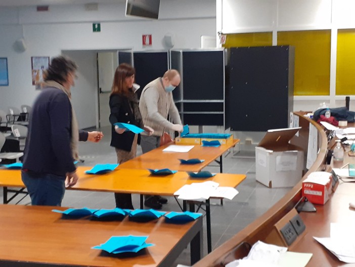 I candidati del centro sinistra alle provinciali chiedono che vengano resi pubblici i risultati delle elezioni