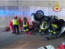 Incidente a Baveno: auto elettrica si ribalta, donna estratta dai Vigili del Fuoco Incidente a Baveno: auto elettrica si ribalta, donna estratta dai Vigili del Fuoco