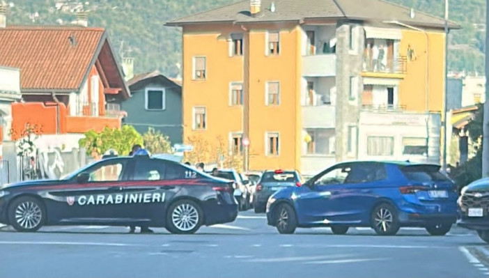 L'intervento dei Carabinieri nel rione Cappuccina martedì pomeriggio L'intervento dei Carabinieri nel rione Cappuccina martedì pomeriggio