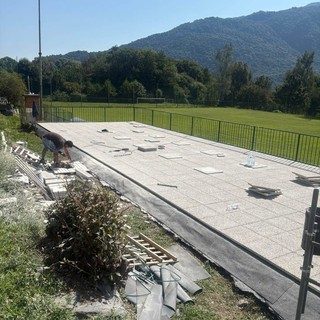 Casale Corte Cerro, conclusi i lavori agli spogliatoi del campo sportivo