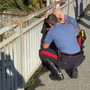 Cusio, 39enne tenta di gettarsi da un ponte: salvato dai carabinieri Cusio, 39enne tenta di gettarsi da un ponte: salvato dai carabinieri