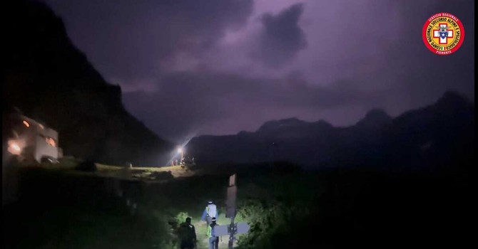 Escursionisti tedeschi bloccati nella notte in Val Formazza: il Soccorso Alpino recupera una comitiva di 27 persone