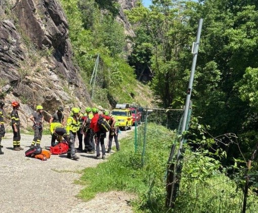 Cade in un dirupo durante un’uscita in bici: ciclista in gravi condizioni a Omegna